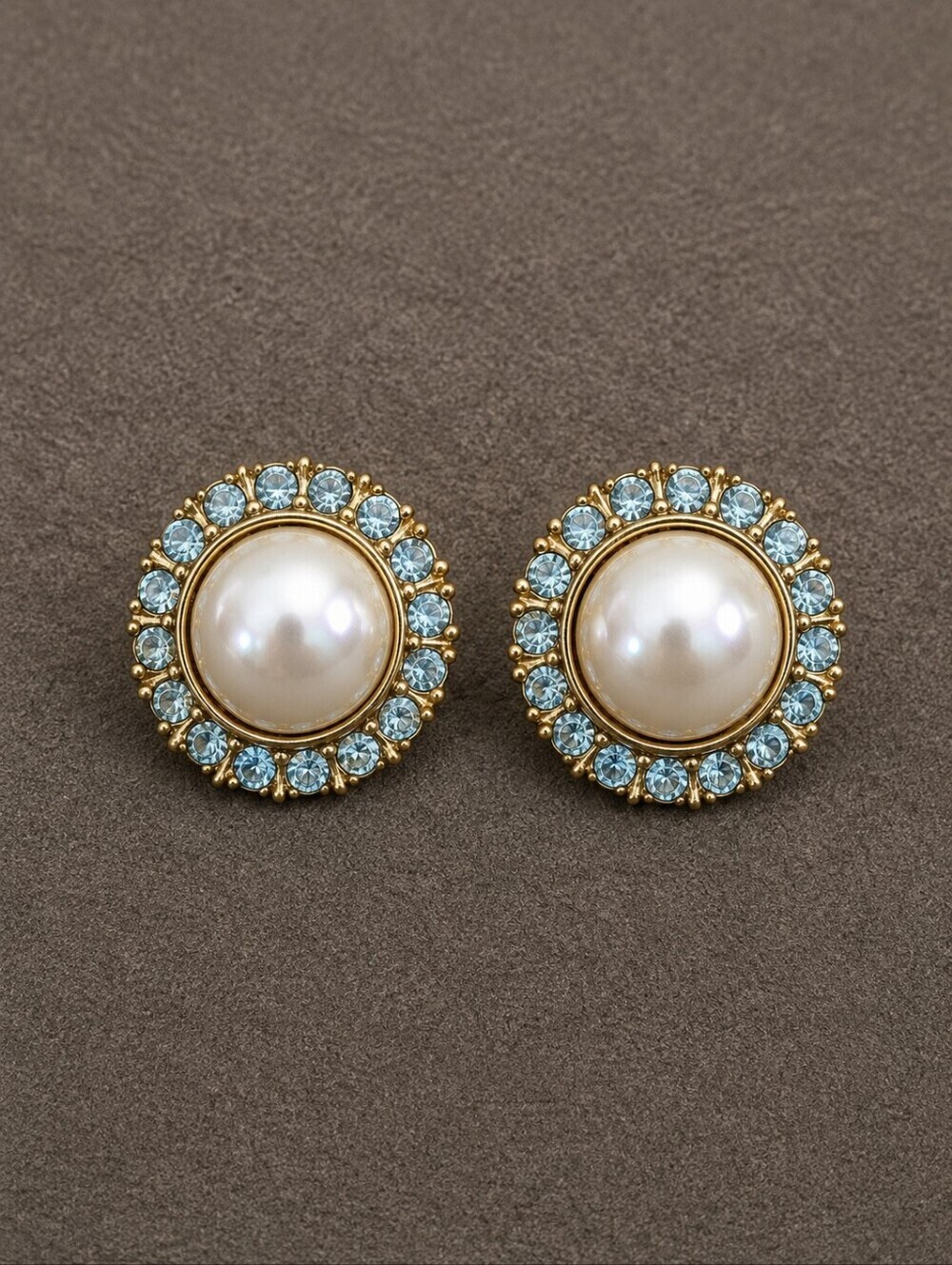 VTG ROMAN Icy Blue Rhinestone Halo Pearlesque Bridal Post Earrings